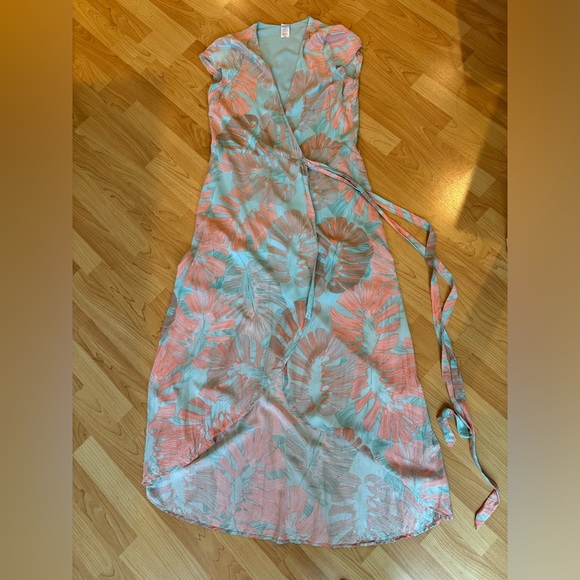 LSPACE Goa wrap dress in bungalow palm - Picture 2 of 4